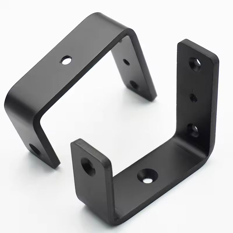 Quae sunt Imprimis Applicationes Singulares Punch Machinae Componentes in Campo Industriali?